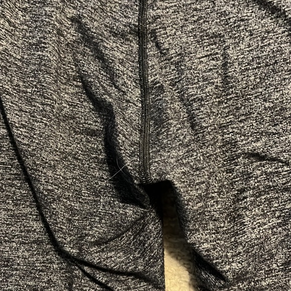 Lululemon workout pants. - Picture 4 of 5